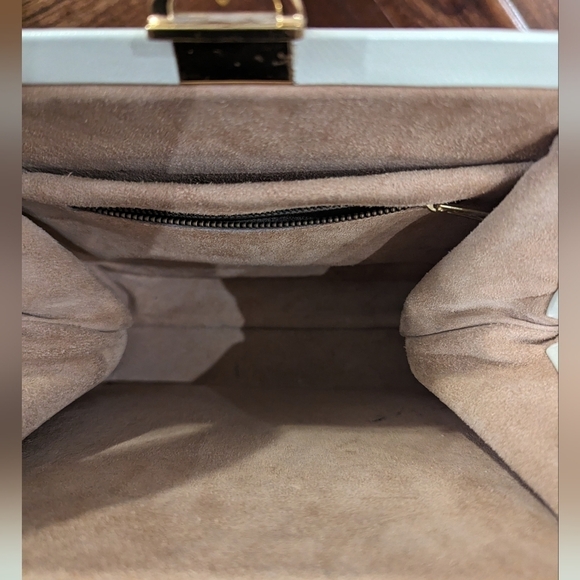 Vintage mid century ivory leather handbag. - Picture 7 of 13